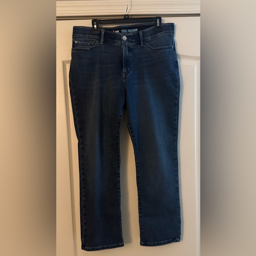 Lee Jeans Straight Leg Total Freedom 14 Short